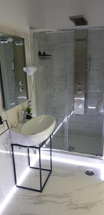 Dame Crotone Bed & Breakfast Екстериор снимка